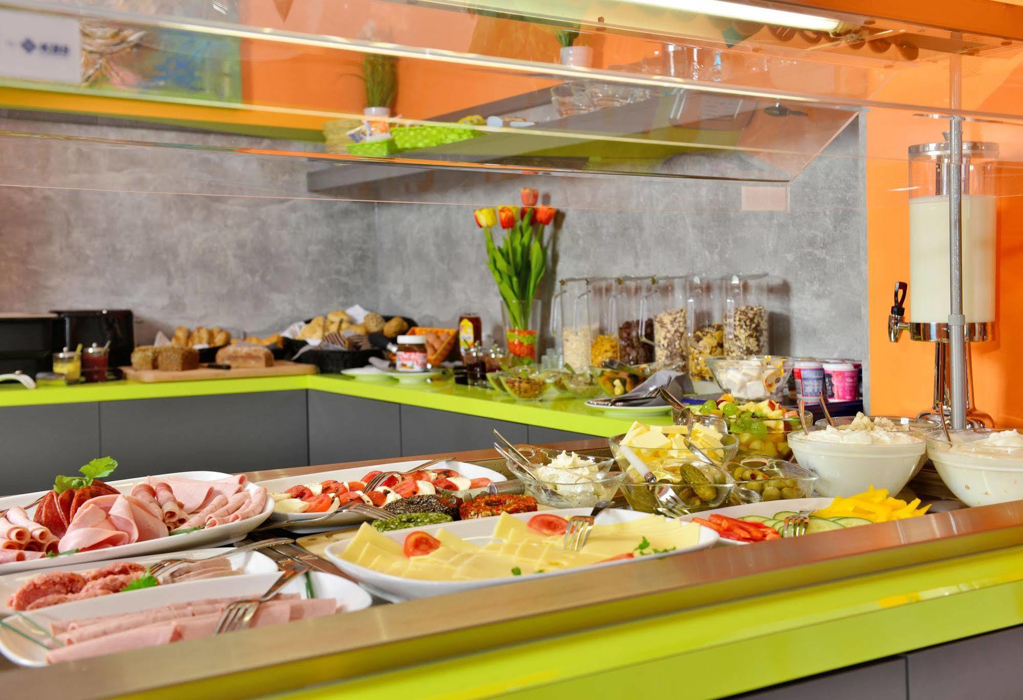 Sleepysleepy Hotel Giessen Linden  외부 사진