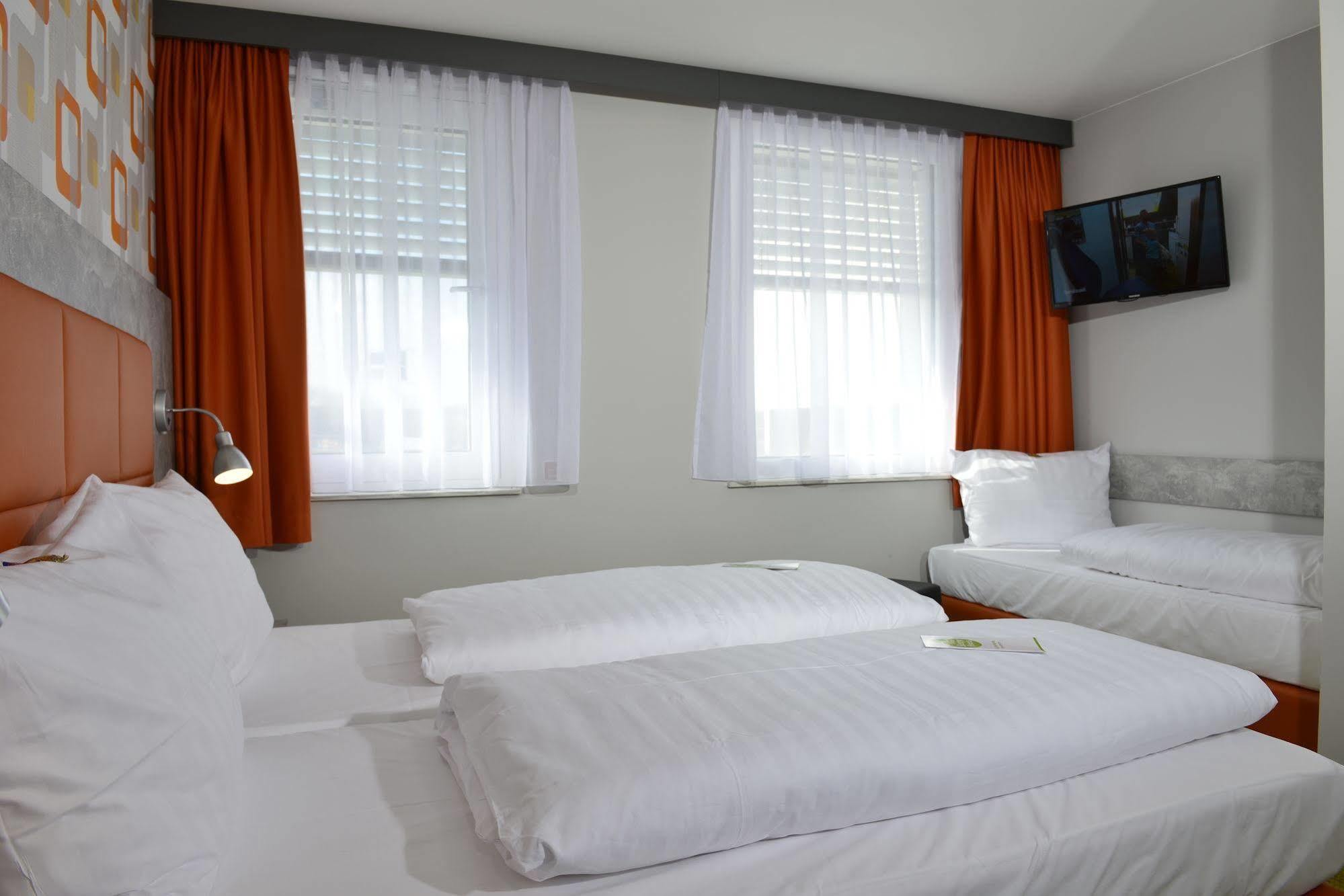 Sleepysleepy Hotel Giessen Linden  외부 사진